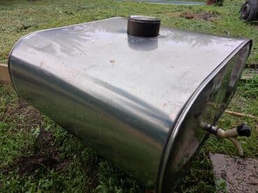 пустые канистры: Продаю две ёмкости из пищевой нержавейки объемом 140 литров, раньше — 3