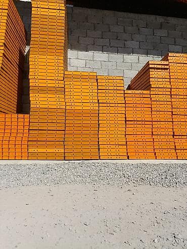 p 10: Щиты опалубки, выполненные из прочного материала и окрашенные в яркий — 4