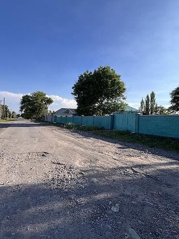 с ленинское участки и дома: Дом с просторным участком и капитальным забором по периметру. Въезд — 2