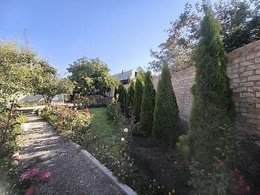 отель в бишкек: Продается ухоженная усадьба с двумя домами и плодоносящим садом в — 10