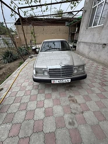 машина мерс с: Mercedes-Benz W124: 1993 г., 2 л, Механика, Бензин, Седан — 8