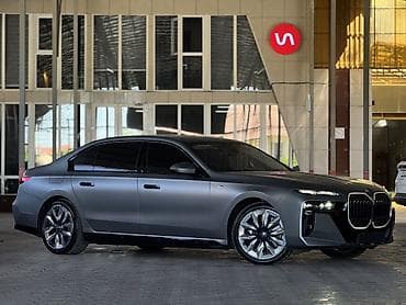 колонка для авто: BMW i7: 2023 г., Электромобиль, Седан — 3