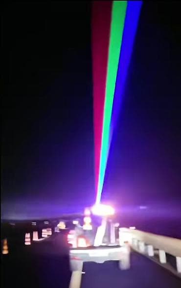 фонарь: Лазерный прожектор/сканер в корпусе уличной камеры Описание: - — 4