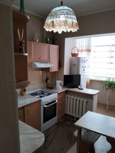 сдаю квартиру в 6 микрорайоне: 3 комнаты, 60 м², 105 серия, 5 этаж, Старый ремонт — 2