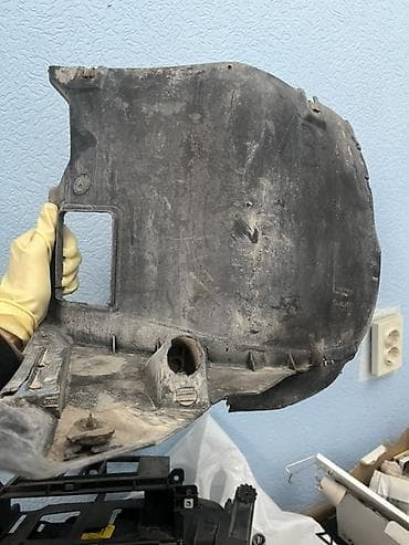 bew e34: Подкрылок Передний левый BMW, 2004 г., Б/у — 1