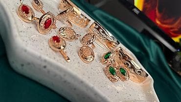 украшения изделия ручной работы: Золотой браслет-манжета с ручной ажурной гравировкой. - Материал — 8