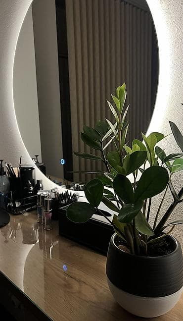 Сулуулук салондору: Сдаётся рабочее место (стол) для провиста / визажиста Ищешь уютное — 4