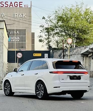 geely starship 7: Lixiang L7: 2023 г., Гибрид — 2