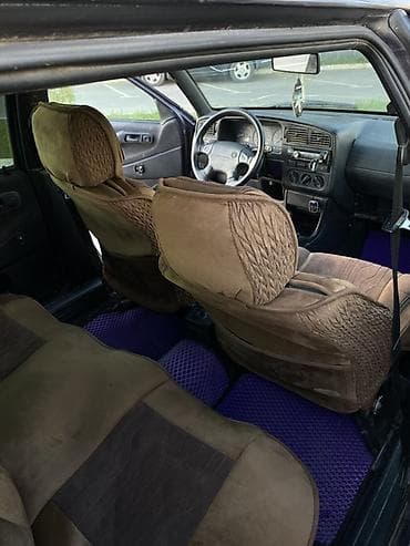 лиса на колесах: Volkswagen Passat Variant: 1996 г., 2 л, Механика, Бензин, Универсал — 9