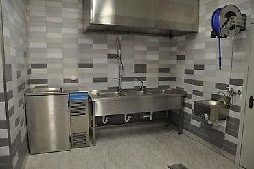 Компрессоры: Промышленная мебель и оборудование из нержавеющей стали для кухонь — 1