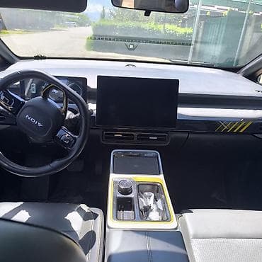 Спорт и хобби: Электромобиль Aion Y (компактный кроссовер). запасть хода 500км.360 — 7