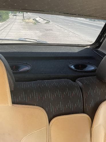 Продажа авто: Volkswagen Golf: 1994 г., 1.6 л, Механика, Бензин, Хэтчбэк — 10