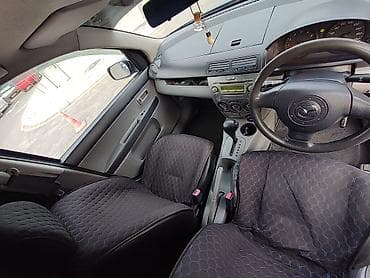 mazda 8: Mazda Verisa: 2003 г., 1.3 л, Автомат, Бензин, Хэтчбэк — 10