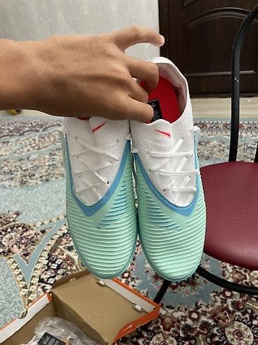 ботцы: Футбольные бутсы/сороконожки Nike (линейка Phantom) для игры на — 2