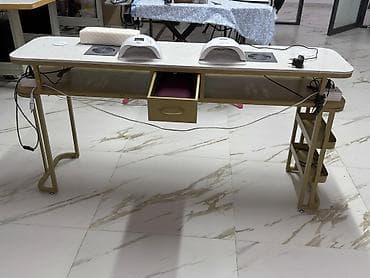 Профессиональный маникюрный стол с оборудованием Функциональный