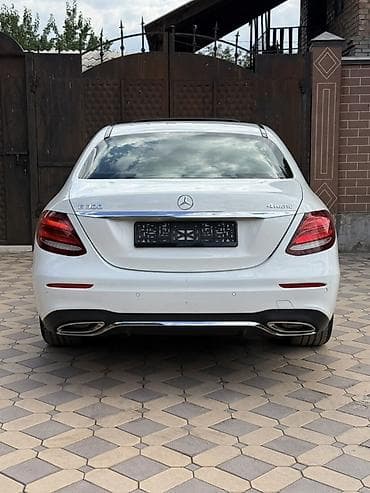 Mercedes-Benz E-Class: 2017 г., 2 л, Автомат, Бензин, Седан — 3