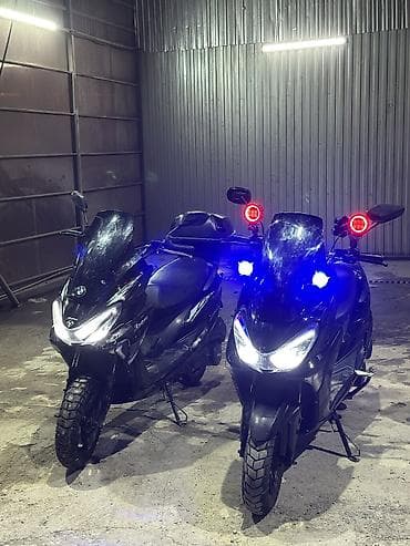 максис: Макси-скутер 150 куб. см, Бензин, Б/у — 6