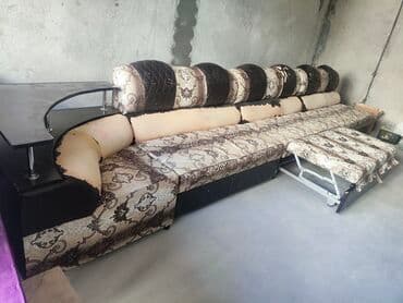 сломанные офисные кресло: Раскладной диван, Б/у — 1