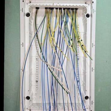 работа прораб электромонтажных работ: Электрик | Прокладка, замена кабеля Больше 6 лет опыта — 3