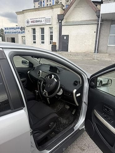 Унаа: Toyota Ist: 2004 г., Автомат, Бензин, Хетчбек — 4