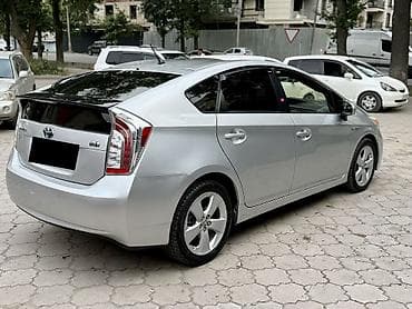 highlander 2012: Toyota Prius: 2015 г., 1.8 л, Автомат, Гибрид, Хэтчбэк — 3