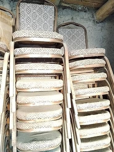 вешалку для одежды: Стул для кафе, ресторанов, Железо, цвет - Бежевый — 1