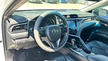 Toyota Camry: 2017 г., 2.5 л, Автомат, Бензин, Седан at lalafo.kg Toyota Camry: 2017 г., 2.5 л, Автомат, Бензин, Седан