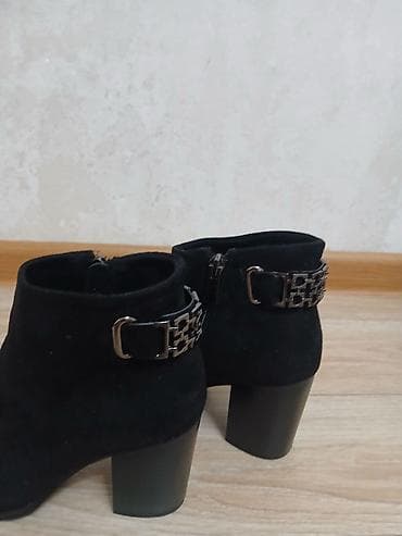 ботильоны полуботинок: Женские ботильоны, черные. Замша не натуральная, но качество хорошее — 7