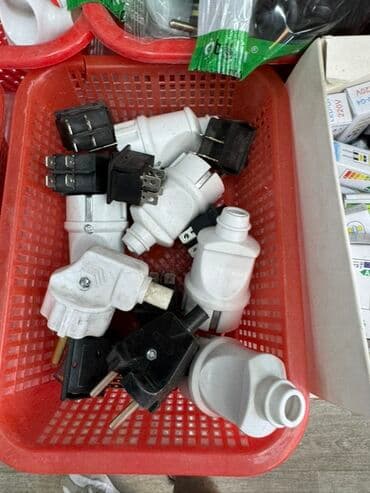 Розетка, С заземлением, 1 гнездо