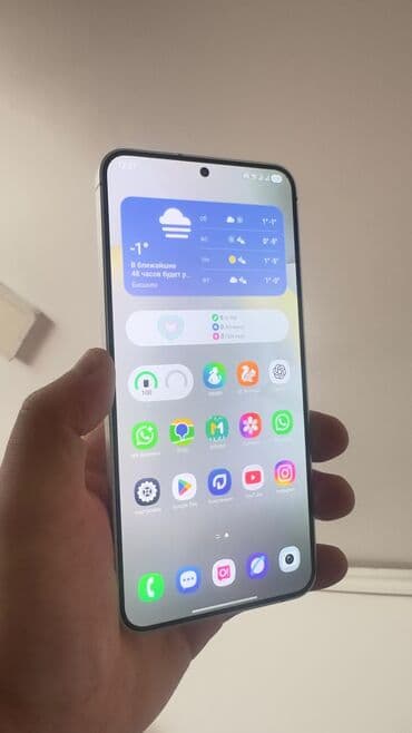 Samsung Galaxy S24+, Б/у, 256 ГБ, цвет - Серебристый, 2 SIM, eSIM