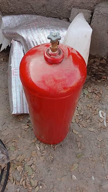 Баллон для сжиженного газа (пропан/бутан), металлический, окрашен в