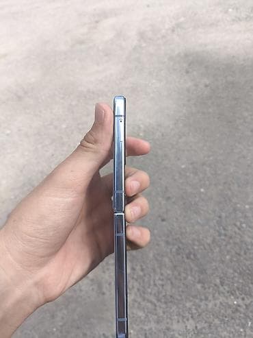 mavic 3 pro: Samsung Galaxy Z Flip 4, Б/у, 128 ГБ, цвет - Голубой, 1 SIM, 2 SIM, eSIM — 5