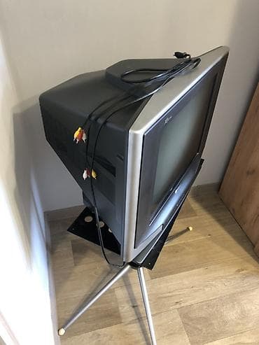 с выдвижным экраном: Телевизор кинескопный SHARP 21L-FG1F состояние отличное - Диагональ — 3