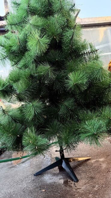 цветы искуственные: Продаю новогоднюю елку Высотой 1.60 Шикарная елочка 🌲 Состоит из — 2