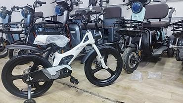 акамулятор: Электротранспорт и велосипеды для города и бездорожья. 1) Трёхместный — 10