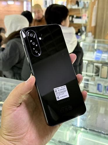 а 70: Samsung Galaxy A26 5G, Б/у, 128 ГБ, цвет - Черный, 2 SIM — 1