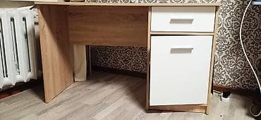 table study: Парта учебна,Российского производства,состояние хорошая,размер 120 на — 2