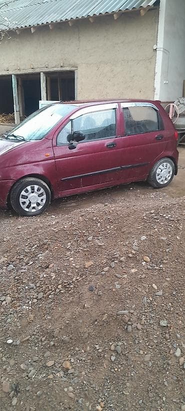 авто чехолдор: Компактный городской хэтчбек, 5 дверей, бордовый цвет. Практичный — 1