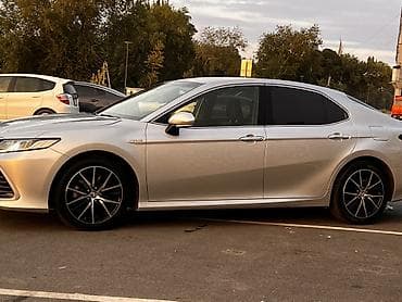 Продажа авто: Toyota Camry: 2022 г., Гибрид, Седан — 6