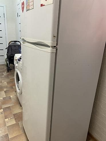 холодилники для дома: Холодильник Atlant, Б/у, Двухкамерный — 4