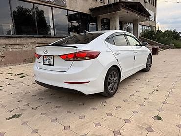 бу чехол: Hyundai Elantra: 2017 г., 2 л, Автомат, Бензин, Седан — 8