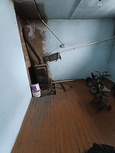 интересует: Продаю Жилой дом. Ж/м Энесай. Участок-4,9с. по документам 6,2с по — 10