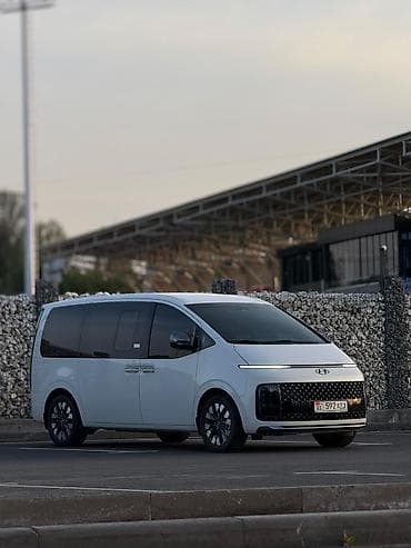 hundai: Hyundai Staria: 2021 г., 2.5 л, Автомат, Газ, Минивэн — 3