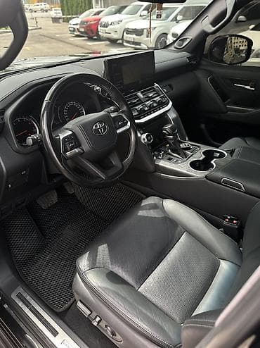 Toyota Land Cruiser: 2022 г., 3.5 л, Автомат, Бензин, Внедорожник — 5