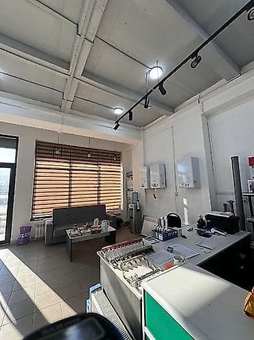 сдаю в аренду помещения на первом этаже: 12 мкр Сдаю помещение в аренду,все комуникации, Первый этаж — 1