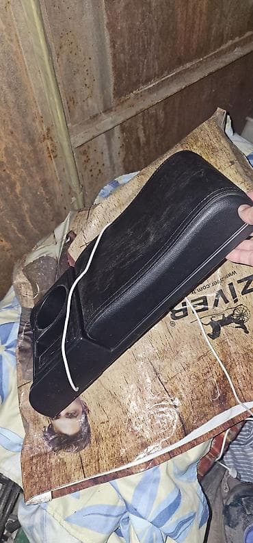 авто подлокотник: Подлокотник цвет - Черный, Новый, Бесплатная доставка — 3