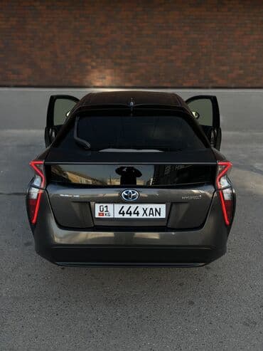 чехлы на машины: Toyota Prius: 2017 г., 1.8 л, Гибрид, Седан — 5