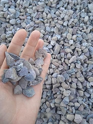 красный гранит: Щебень фракции 5–20 мм (возможны близкие фракции). Камень плотный — 1