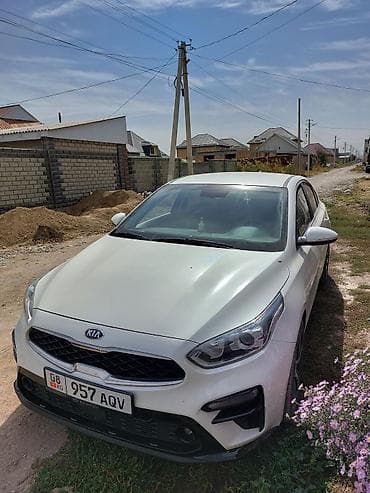 Kia Cerato: 2018 г., Бензин, Седан — 3
