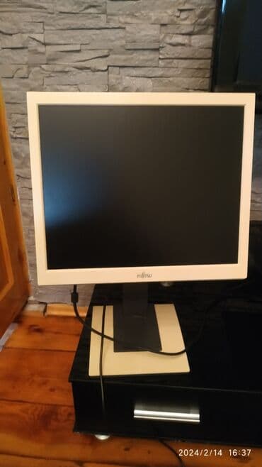fujitsu: Монитор, Fujitsu, Б/у, LCD, 17" - 18" — 2
